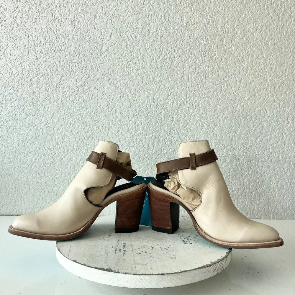 New Lane HIGH NOON Womens Cowboy Booties Sz 7 Putty Western Cowgirl Short Boots